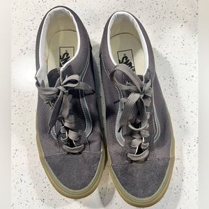 Gray Vans in like new condition. Mens 9.5 / Womens 11. Old Skool Rubber sole.